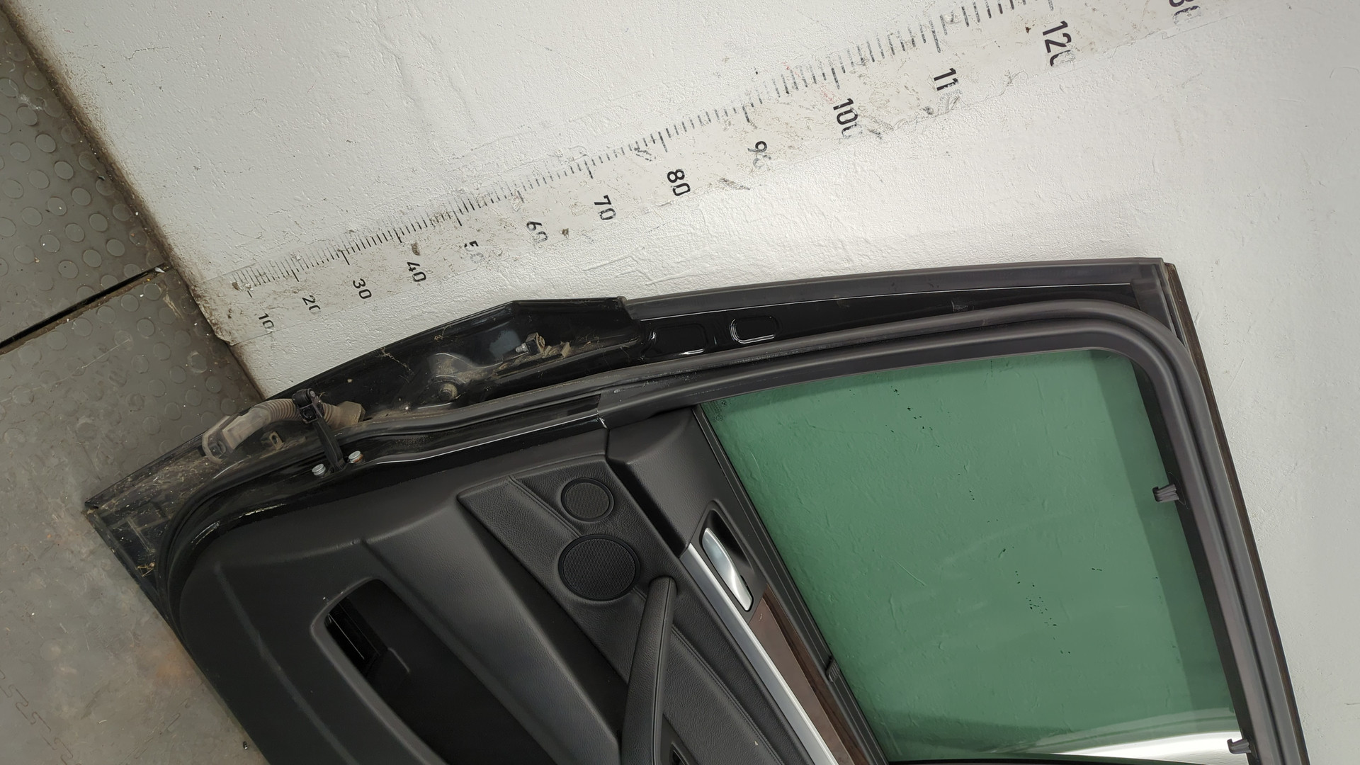 Дверь задняя правая