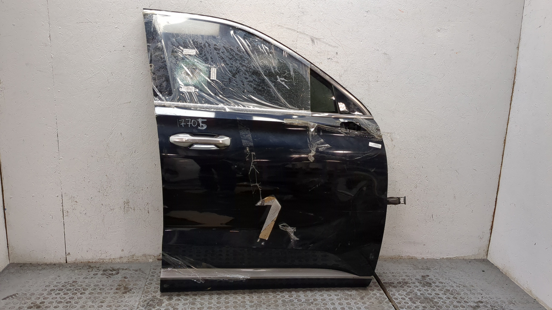 Дверь передняя правая