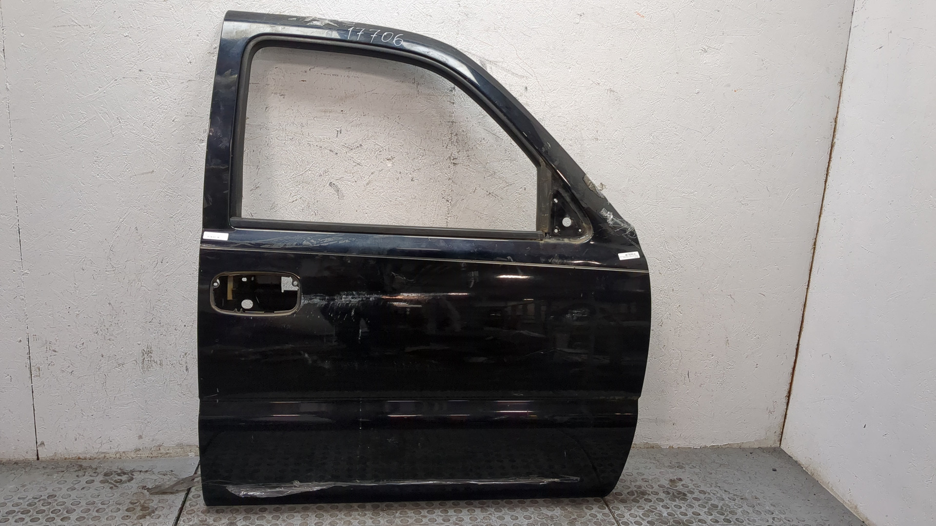 Дверь передняя правая