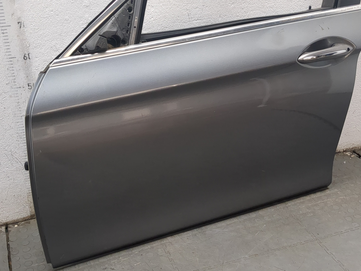 Дверь передняя левая