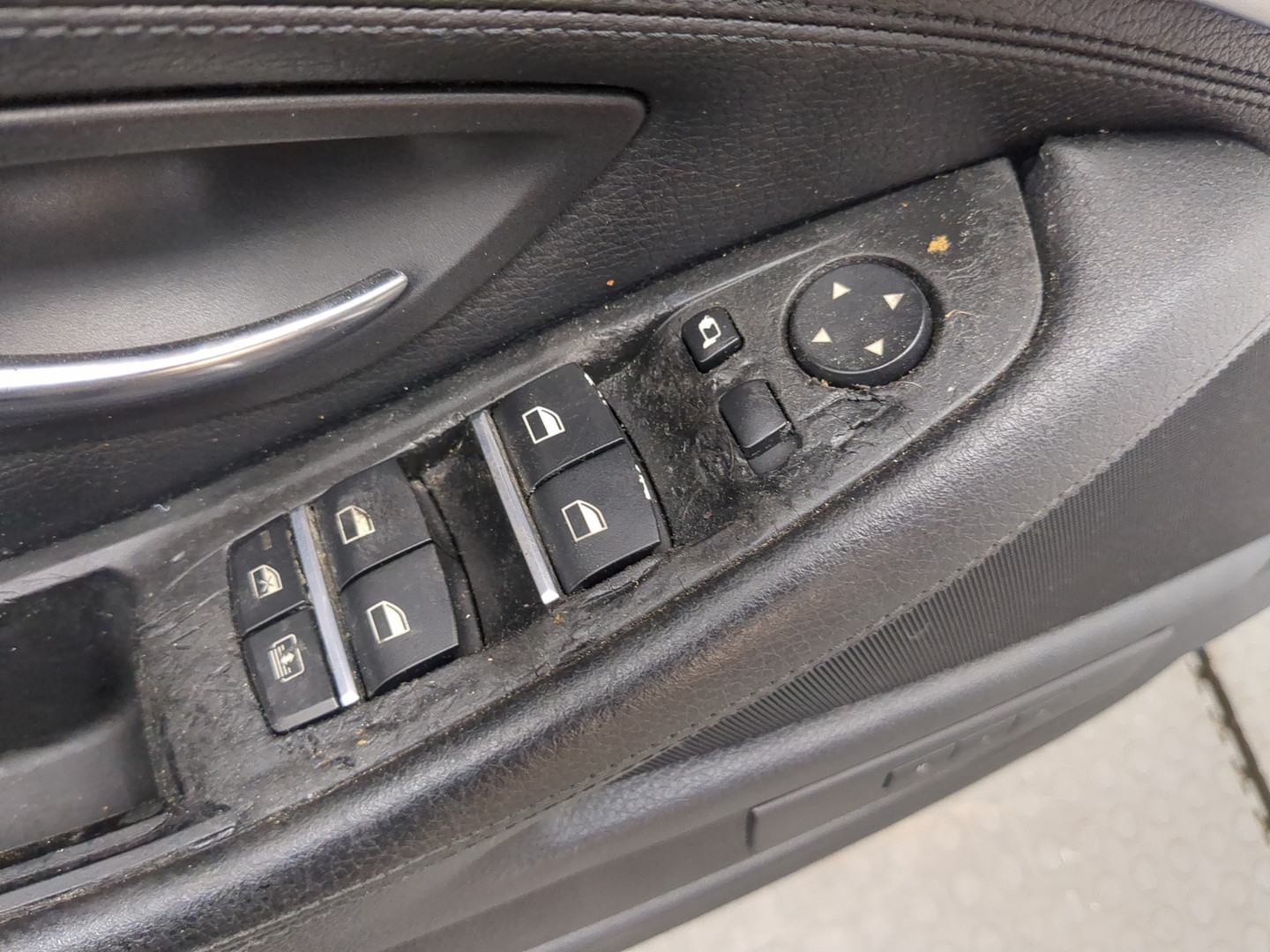 Дверь передняя левая