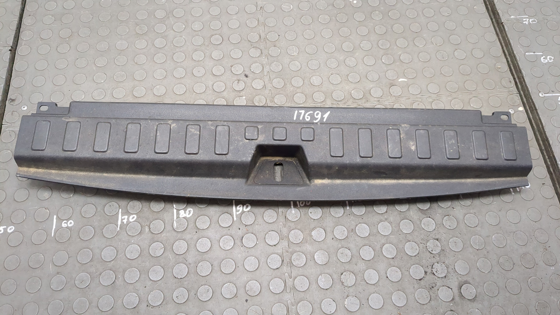 Обшивка багажника