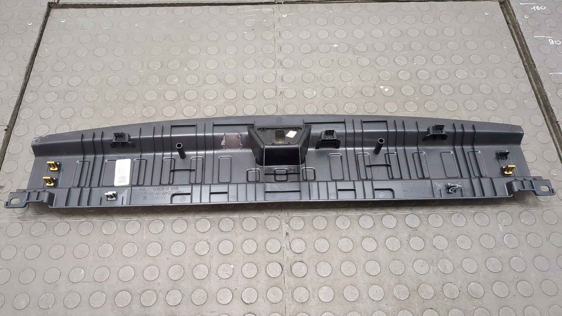 Обшивка багажника