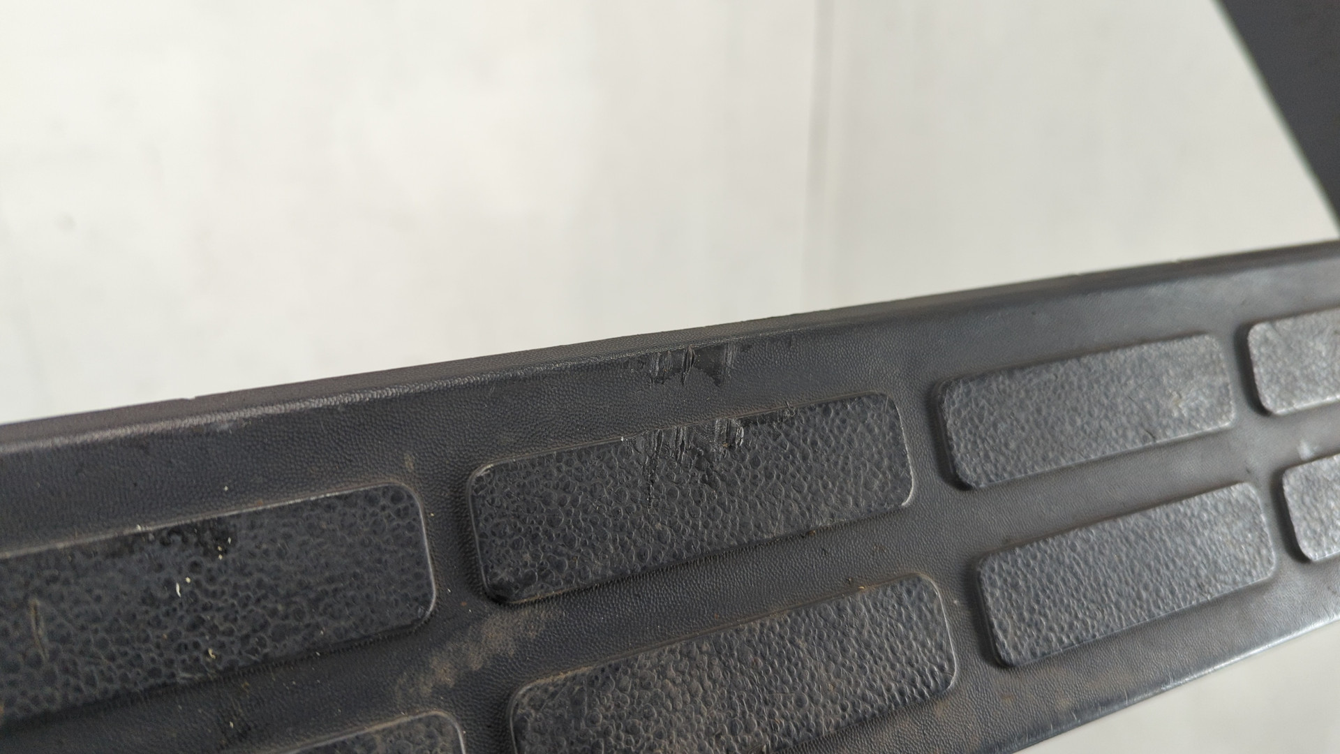 Подножка правая