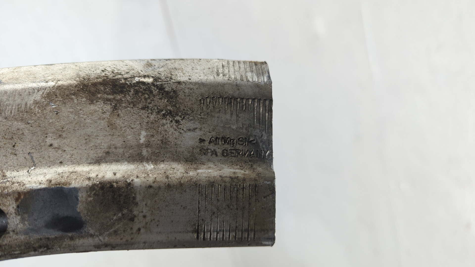 Усилитель переднего бампера