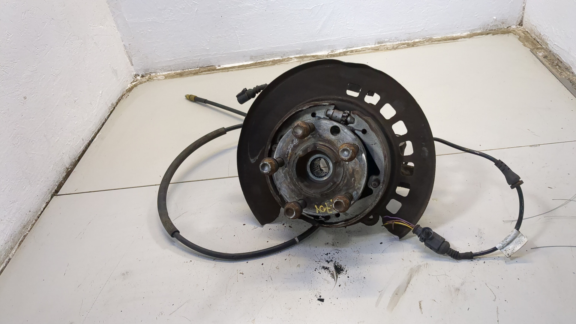 Кулак поворотный задний правый