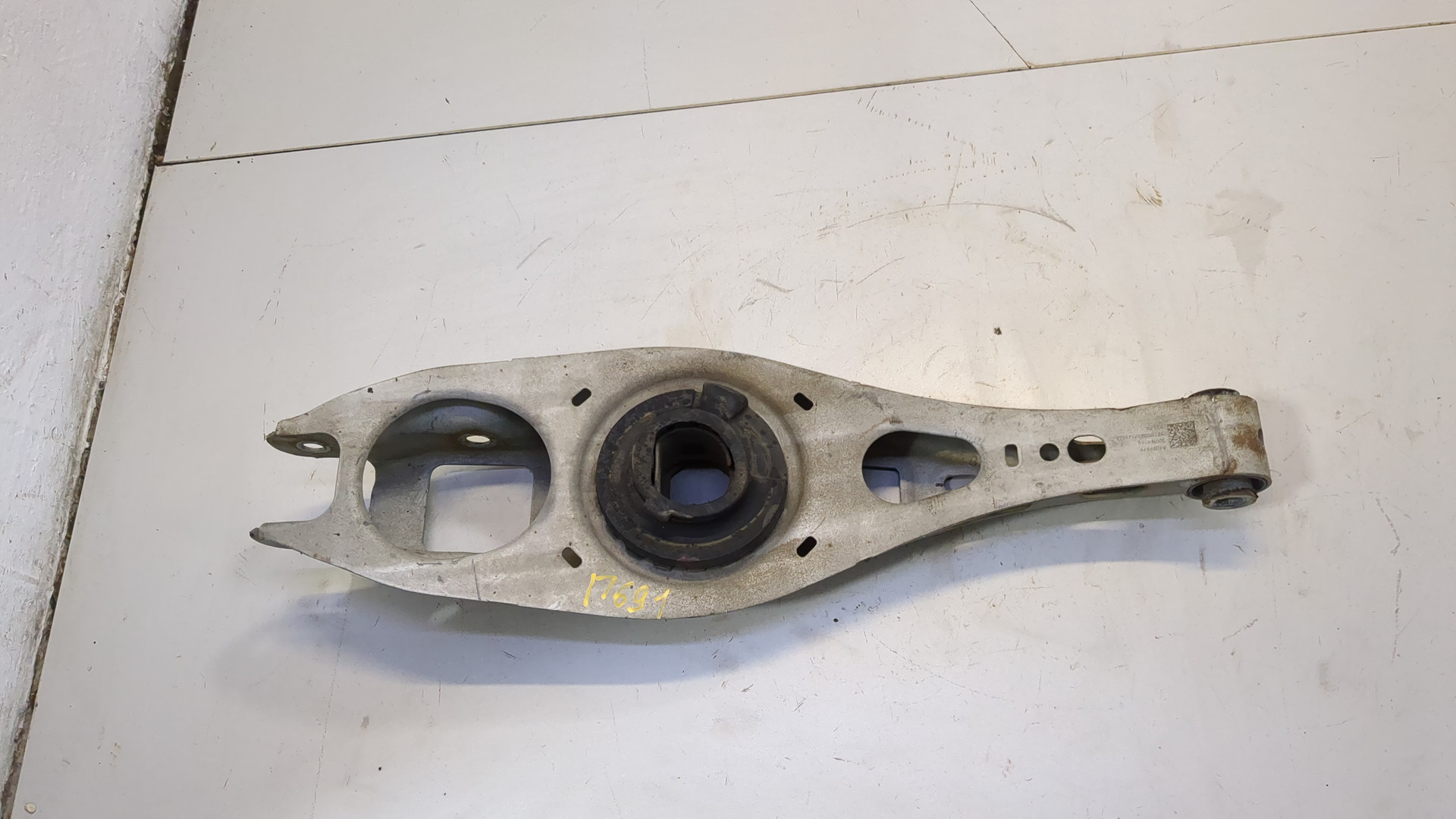 Рычаг задний