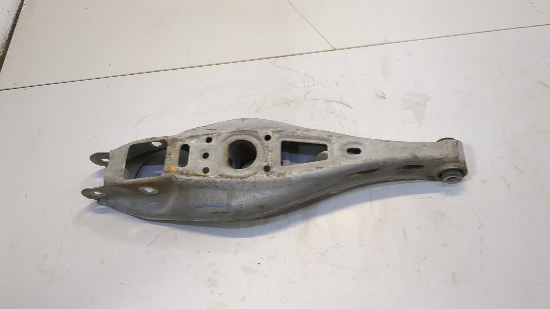 Рычаг задний