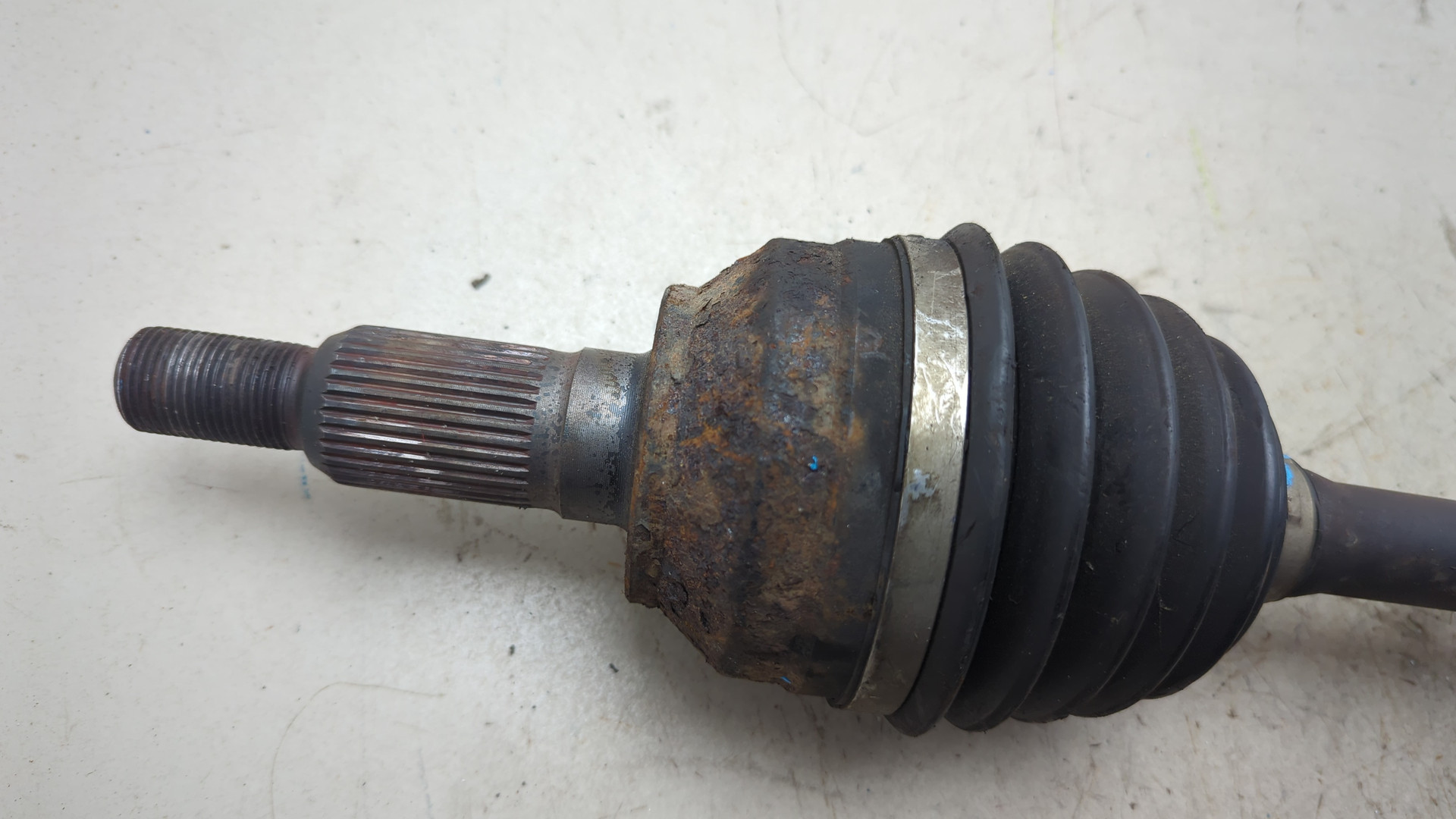 Полуось передняя левая