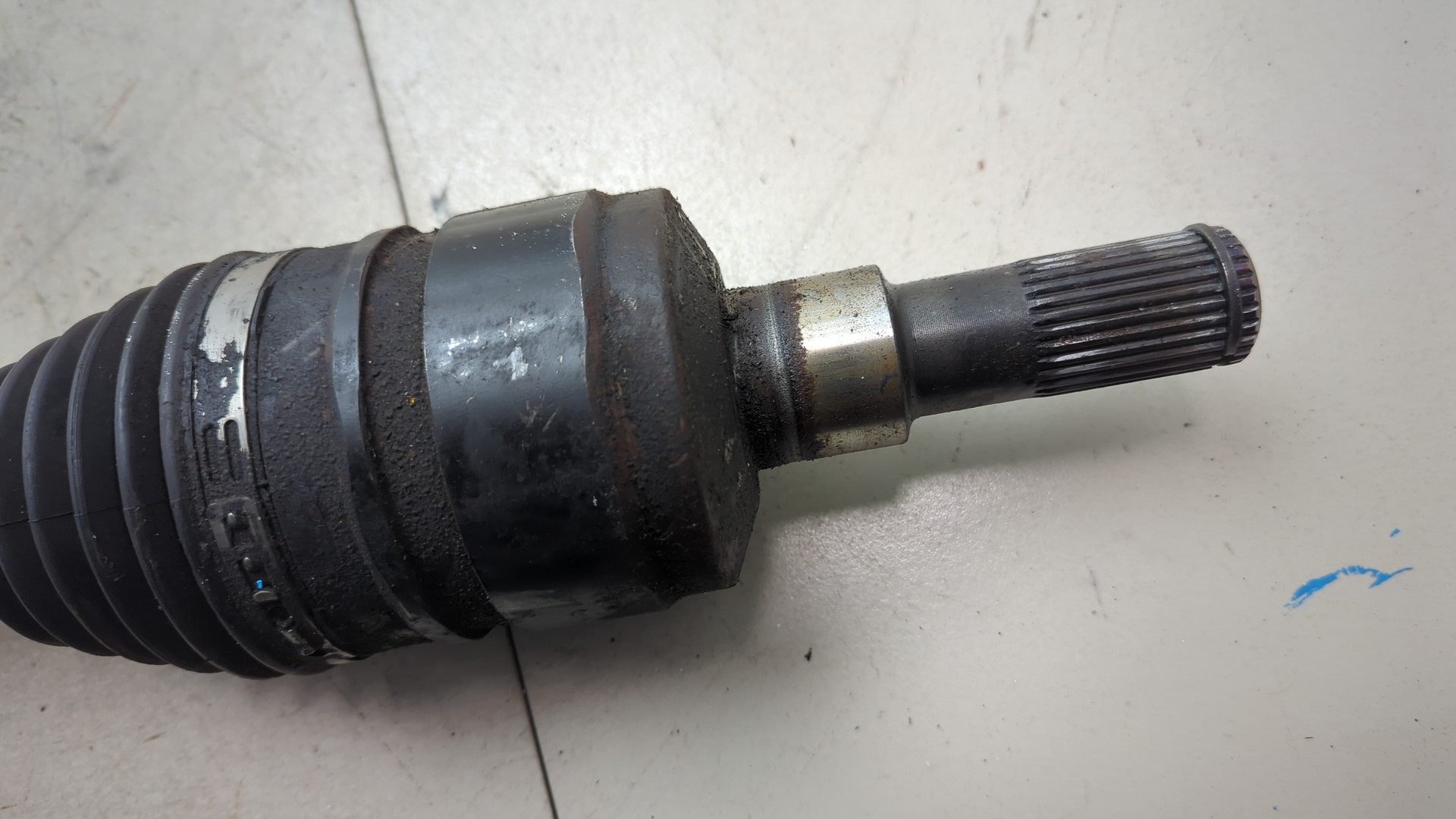 Полуось передняя левая