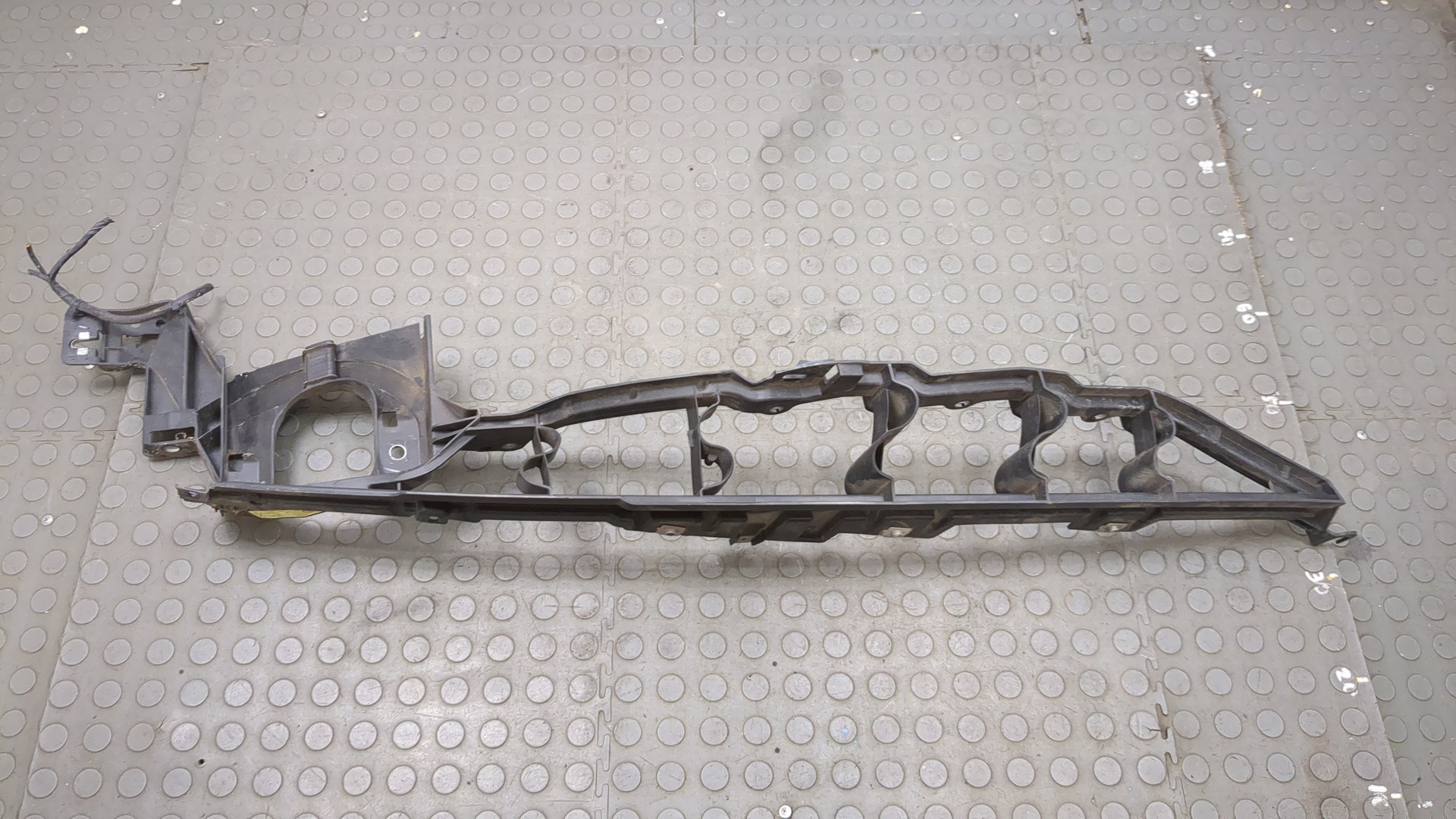 Кронштейн крепления крыла