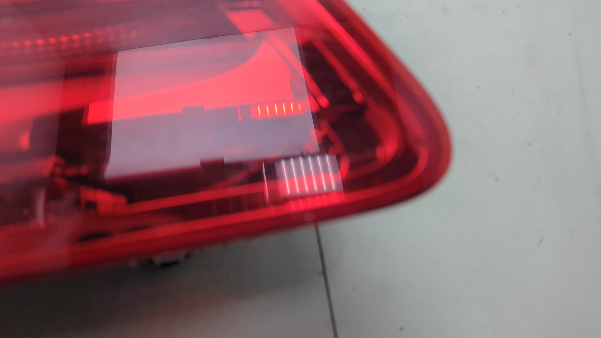 Фонарь задний внутренний левый