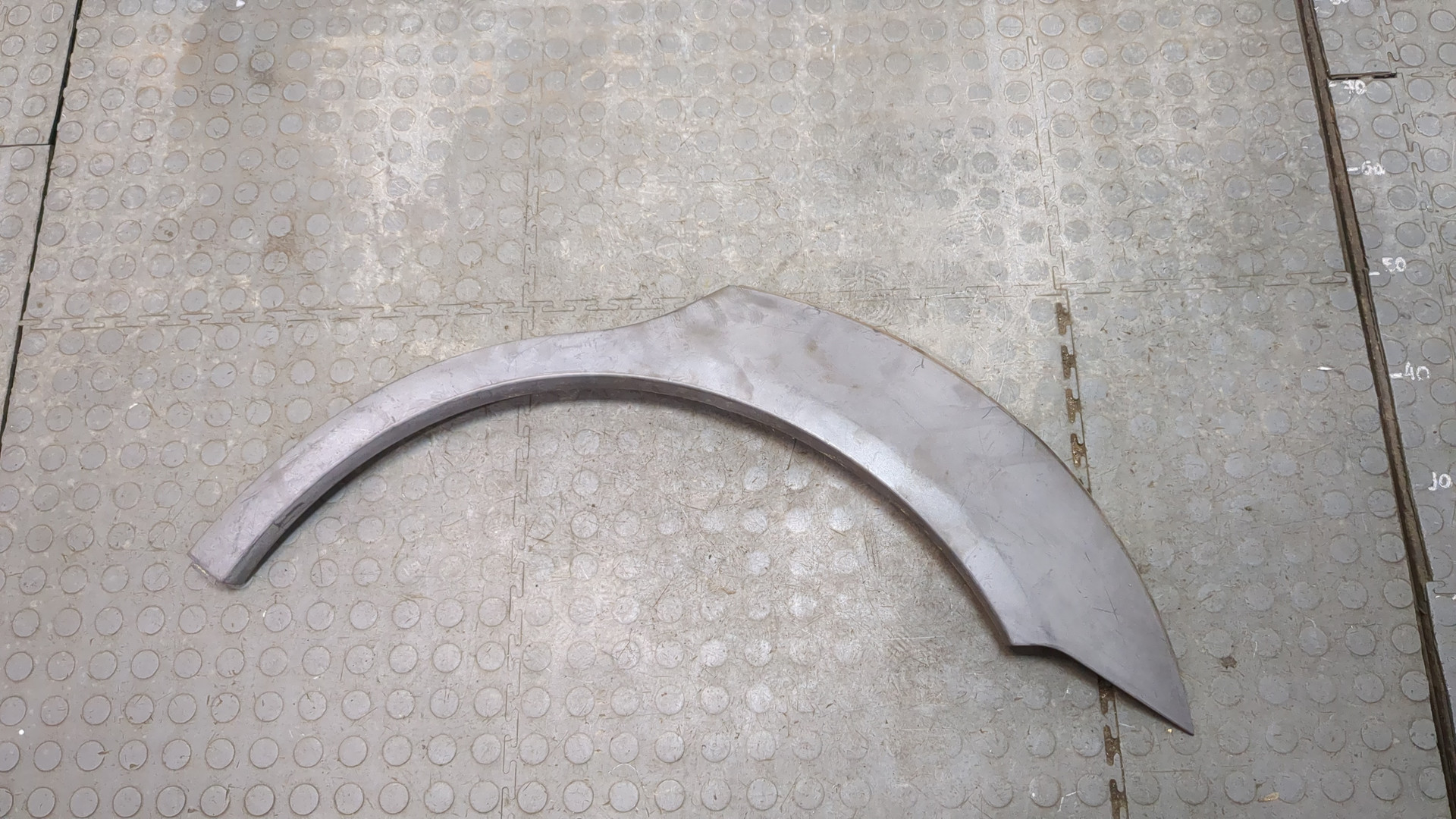 Накладка заднего крыла левого