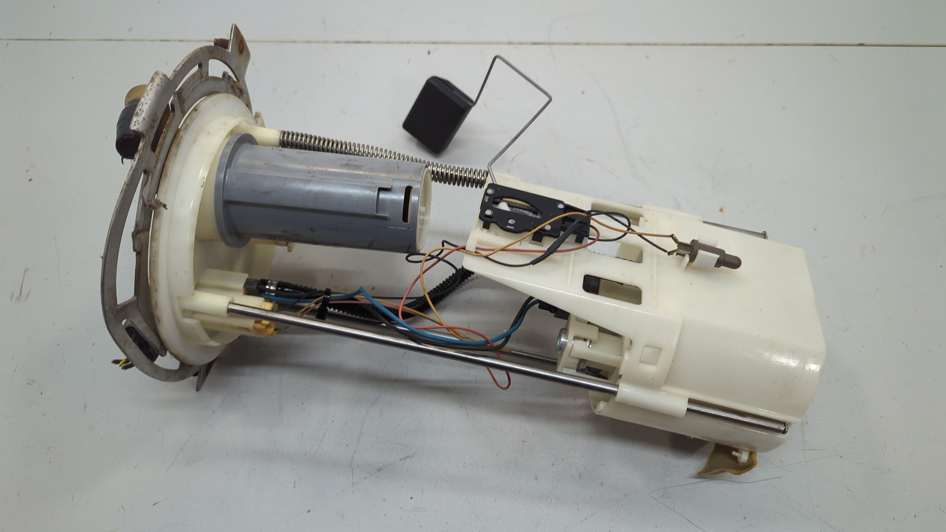 Насос топливный электрический