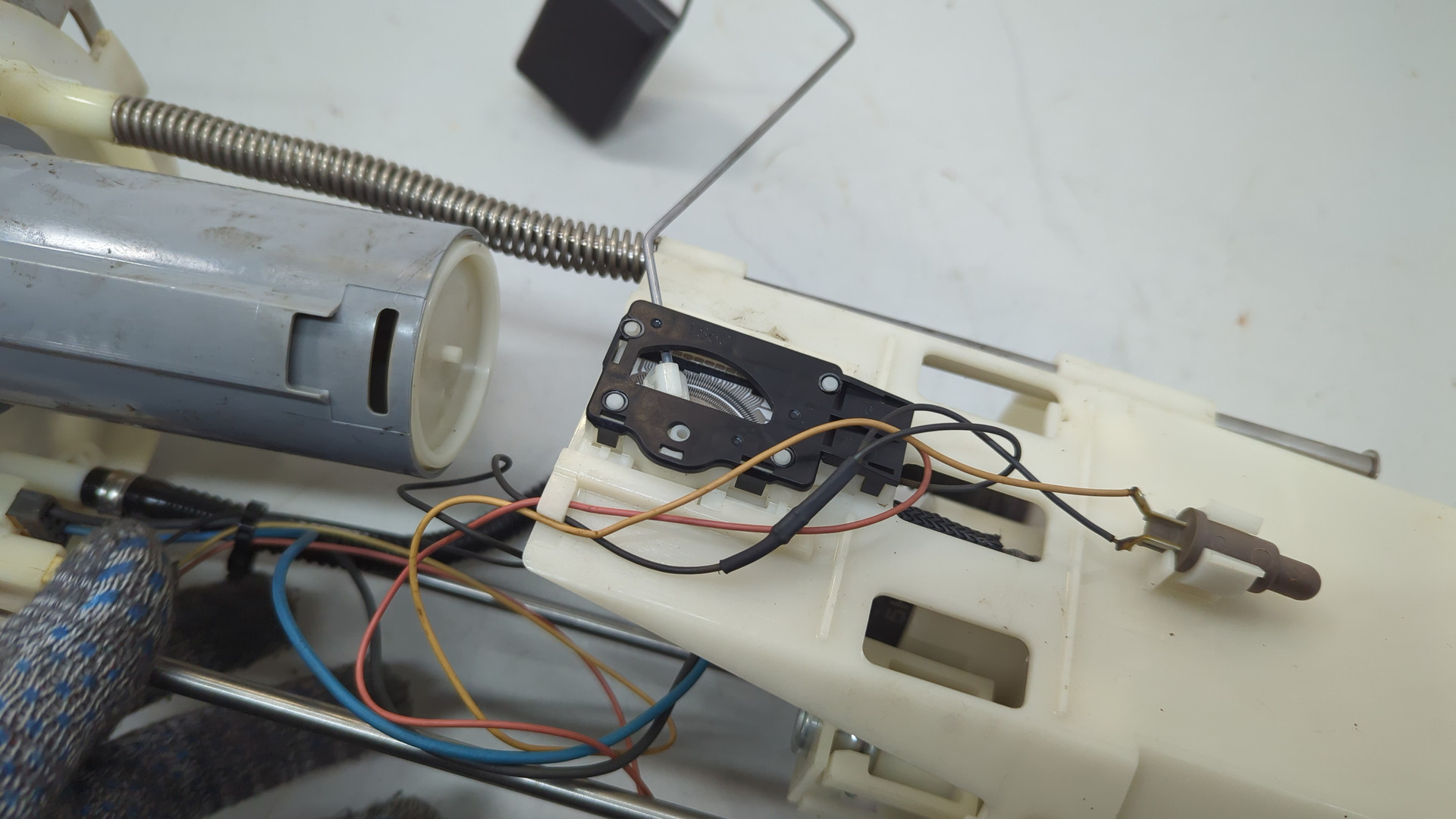 Насос топливный электрический