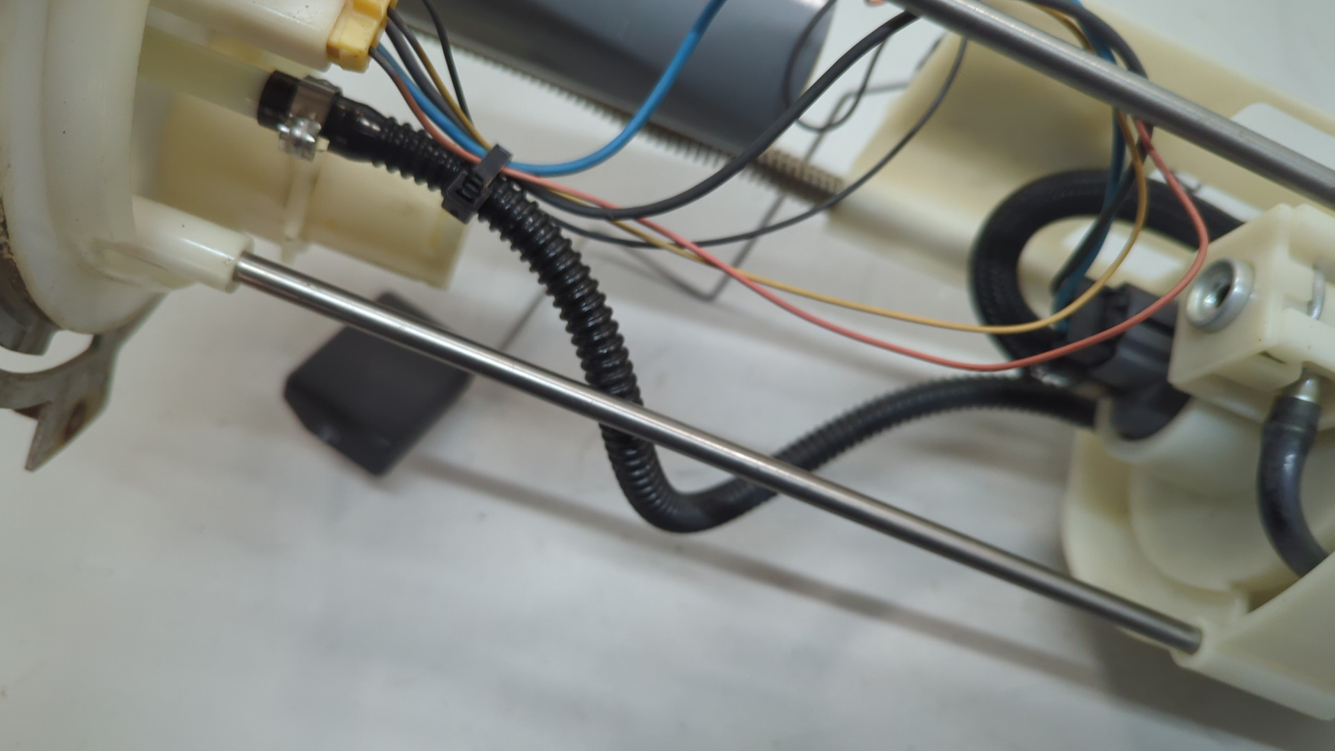 Насос топливный электрический