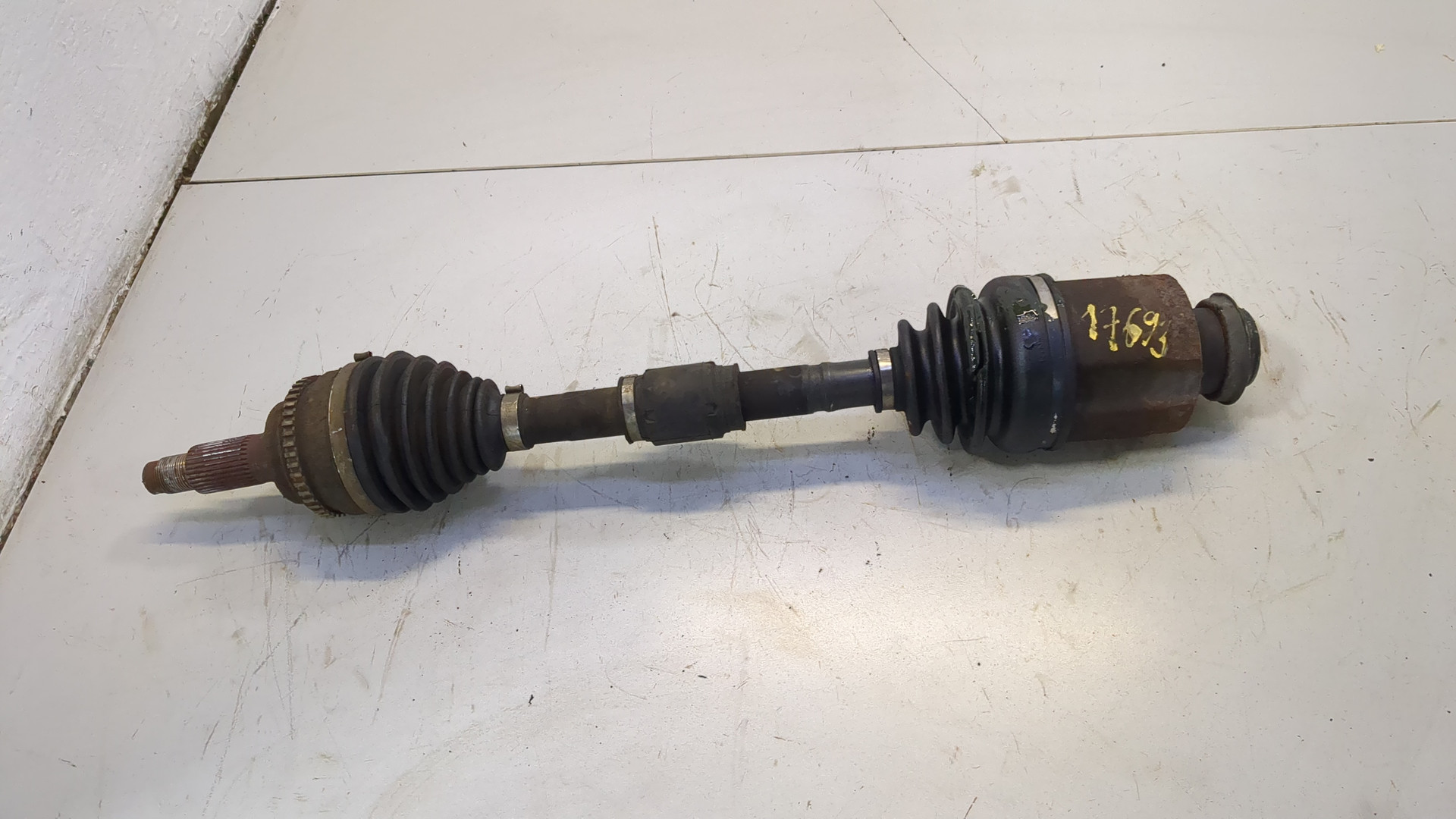 Полуось передняя правая