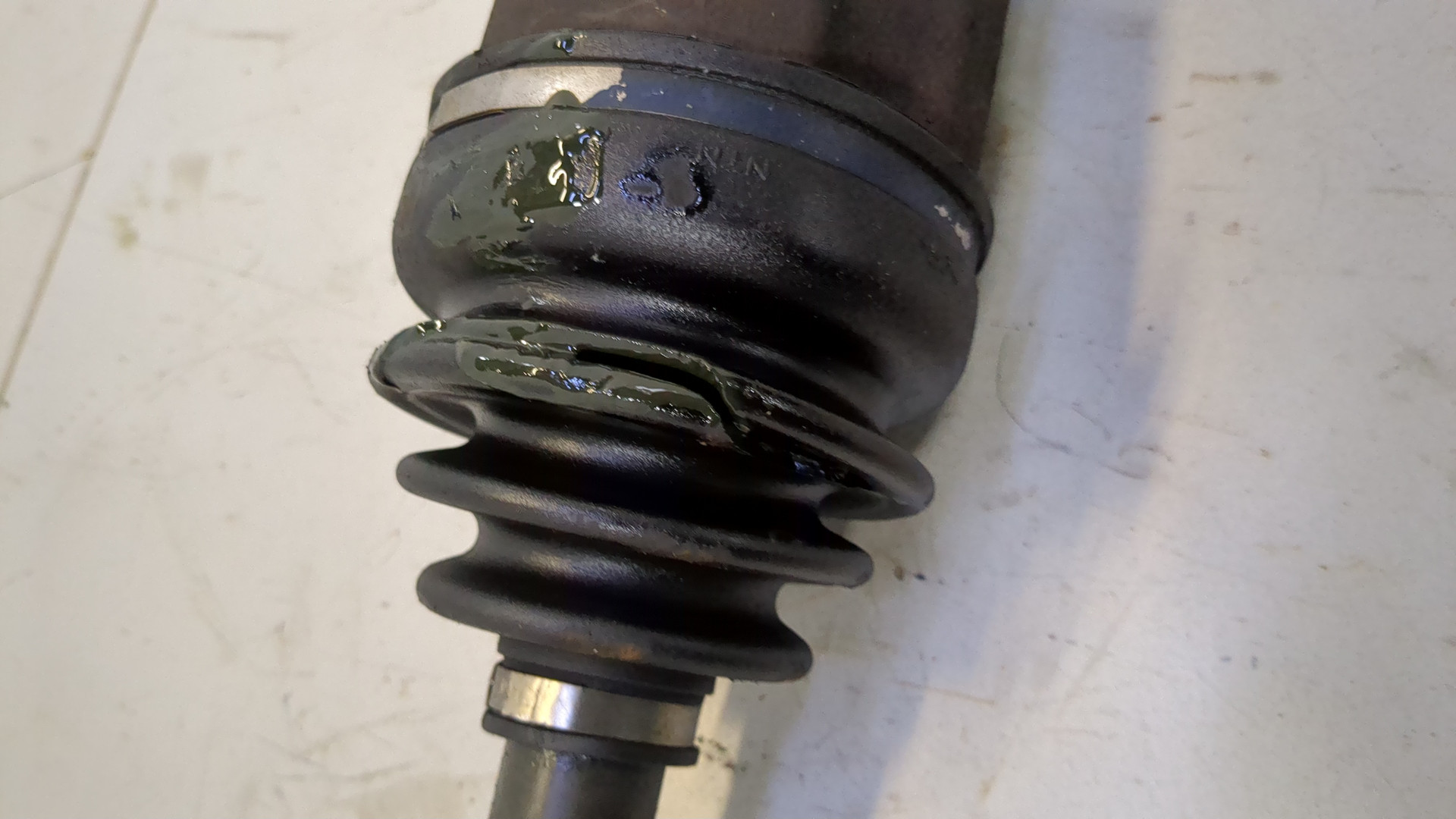 Полуось передняя правая