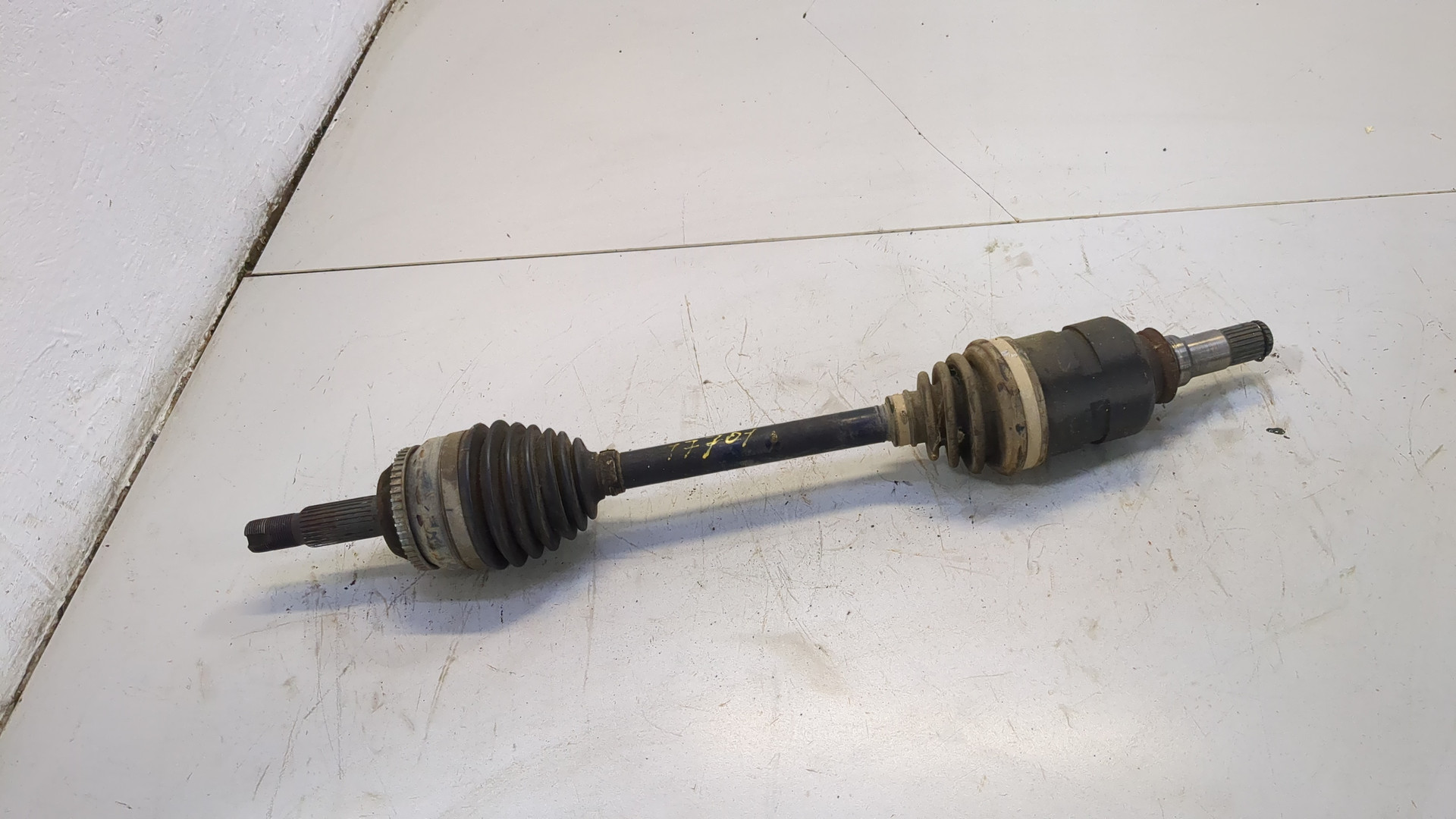 Полуось передняя левая