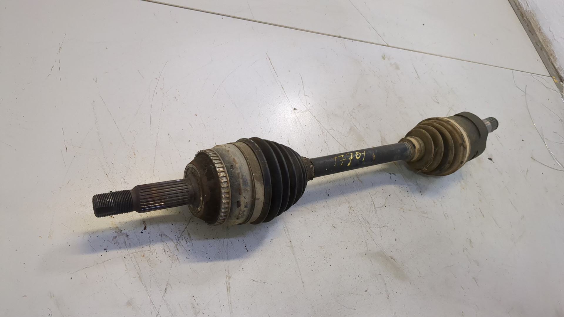 Полуось передняя левая