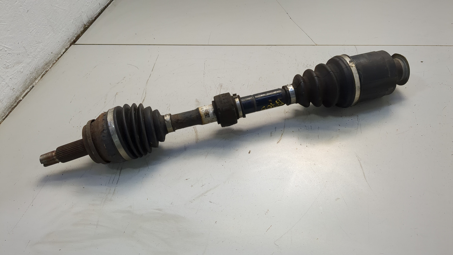 Полуось передняя правая