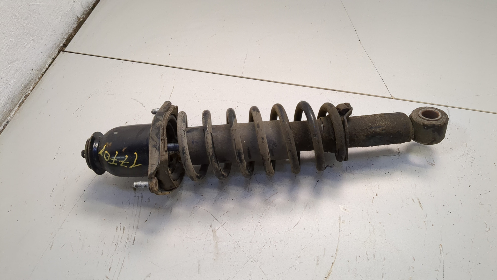 Амортизатор задний (стойка)