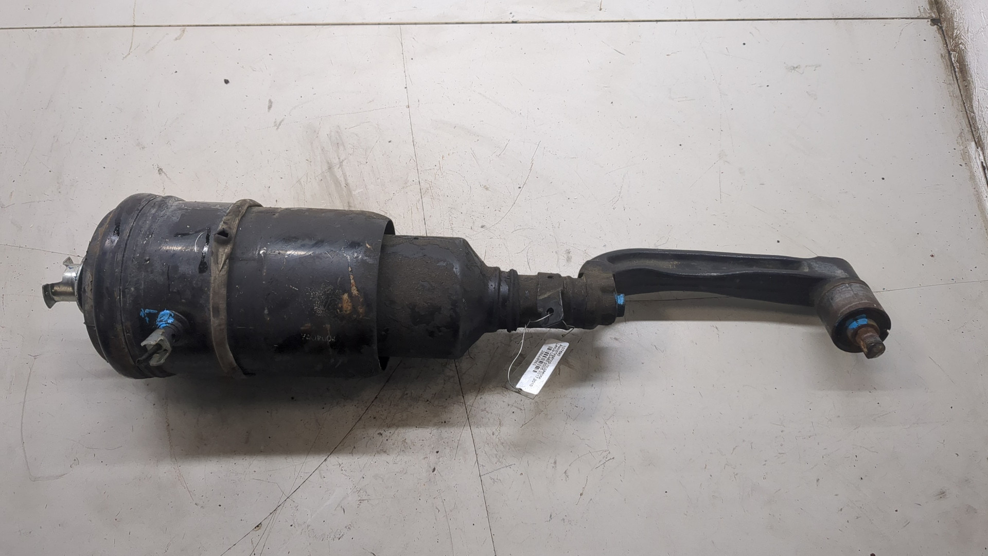 Амортизатор передний правый