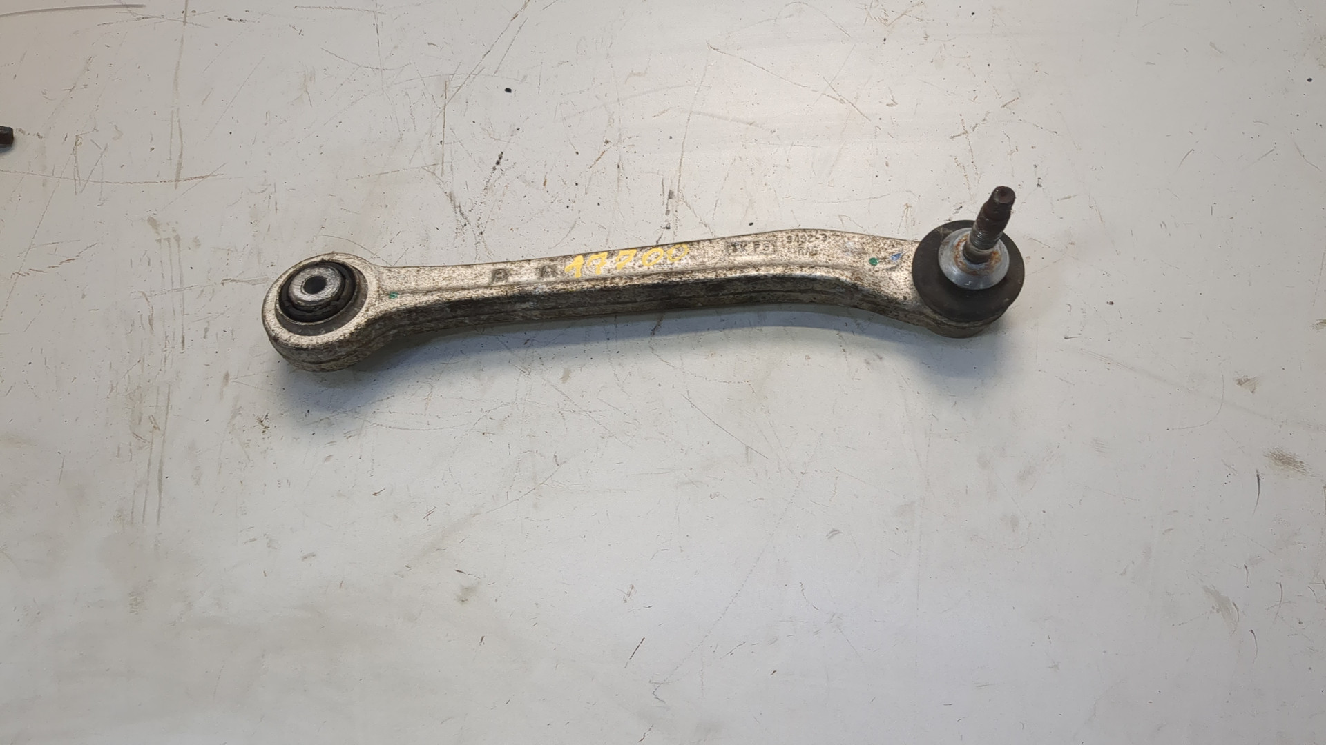 Рычаг задний правый