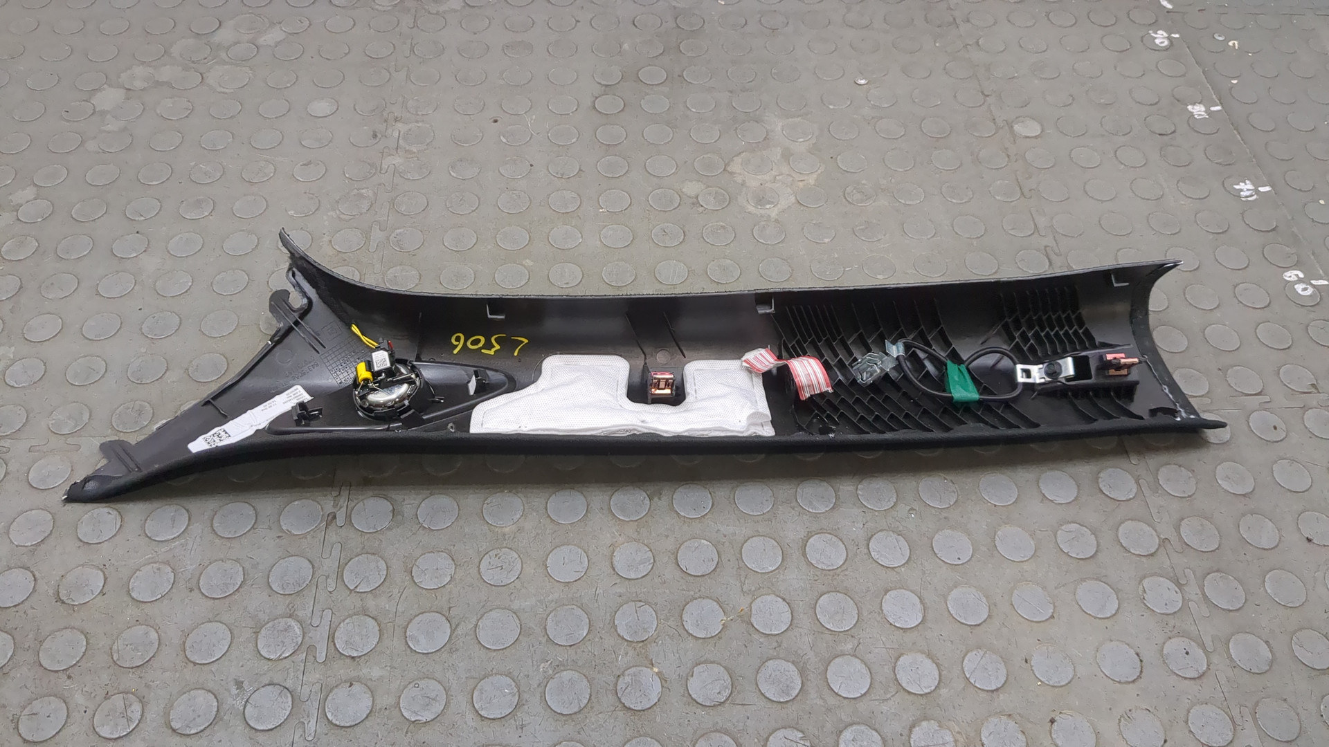 Обшивка стойки