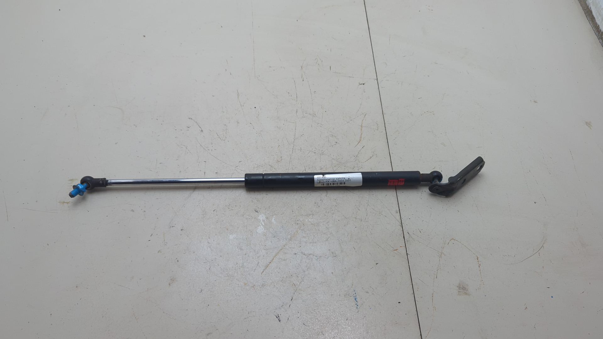 Амортизатор капота