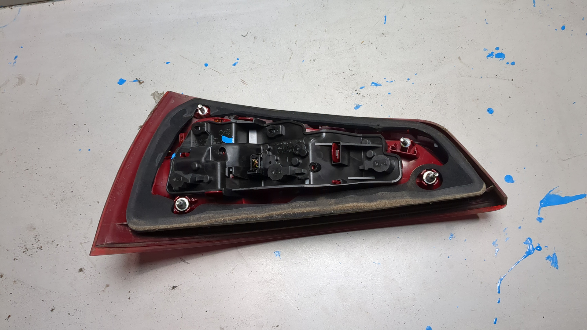 Фонарь задний внутренний левый