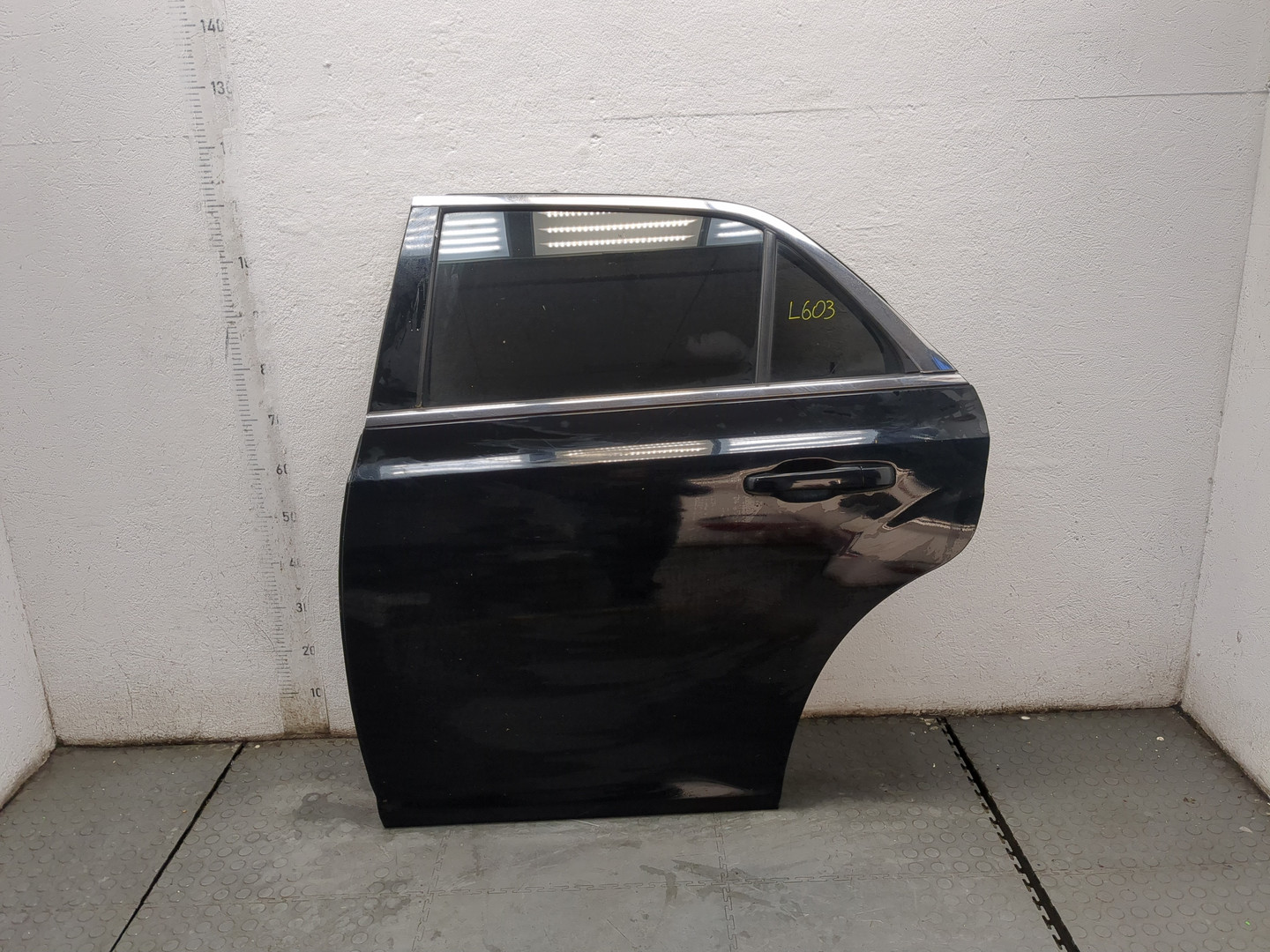 Дверь задняя левая