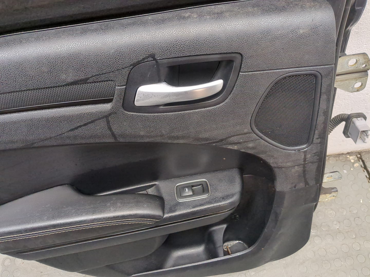 Дверь задняя левая