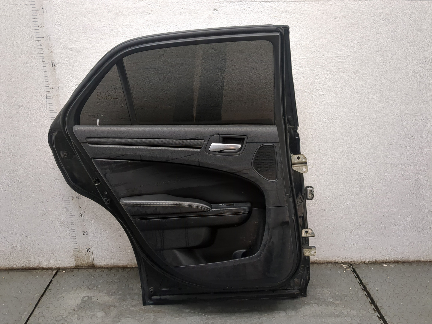 Дверь задняя левая
