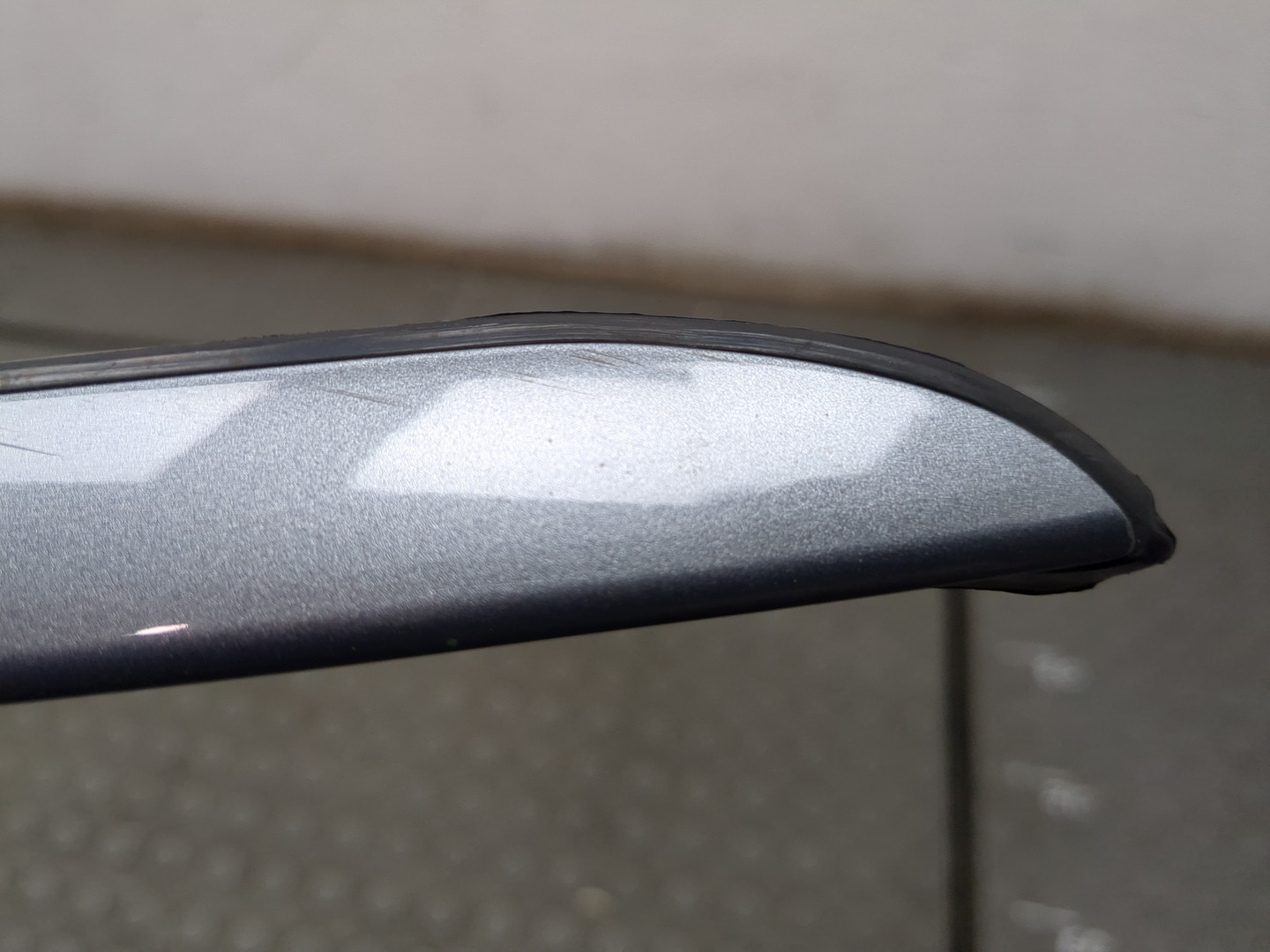 Молдинг лобового стекла