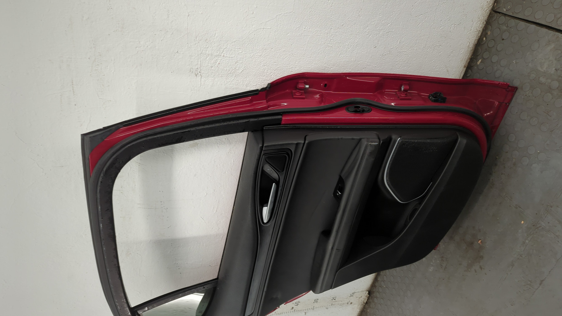 Дверь задняя левая