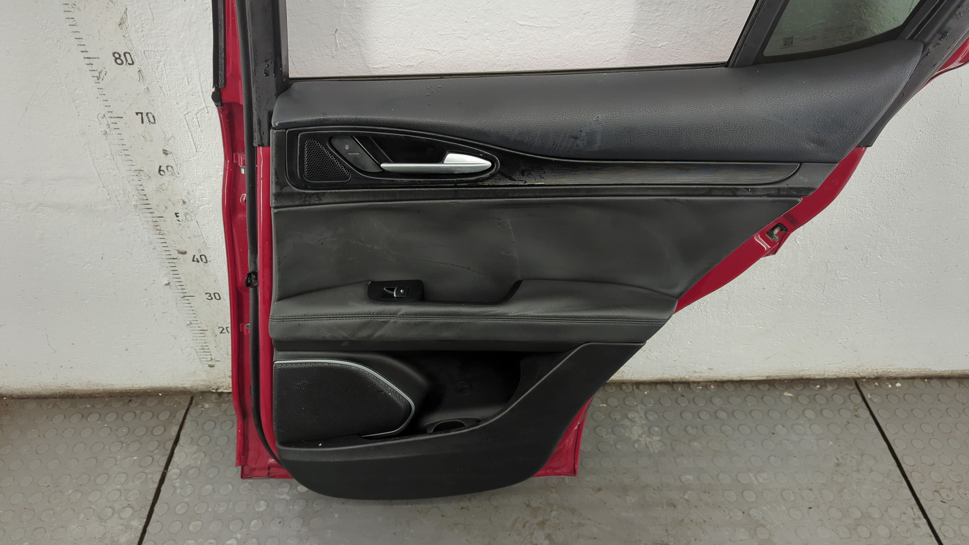 Дверь задняя правая