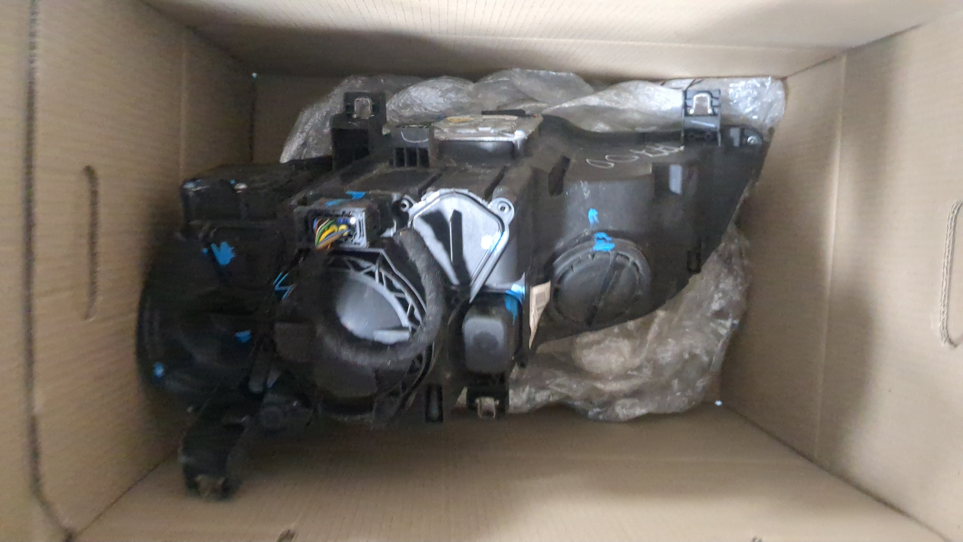 Фара правая