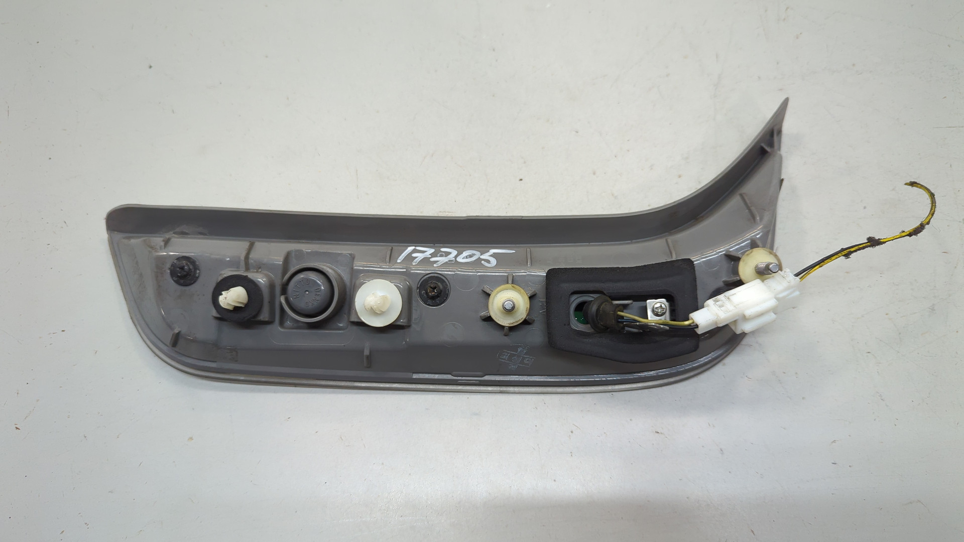 Фонарь задний внутренний правый