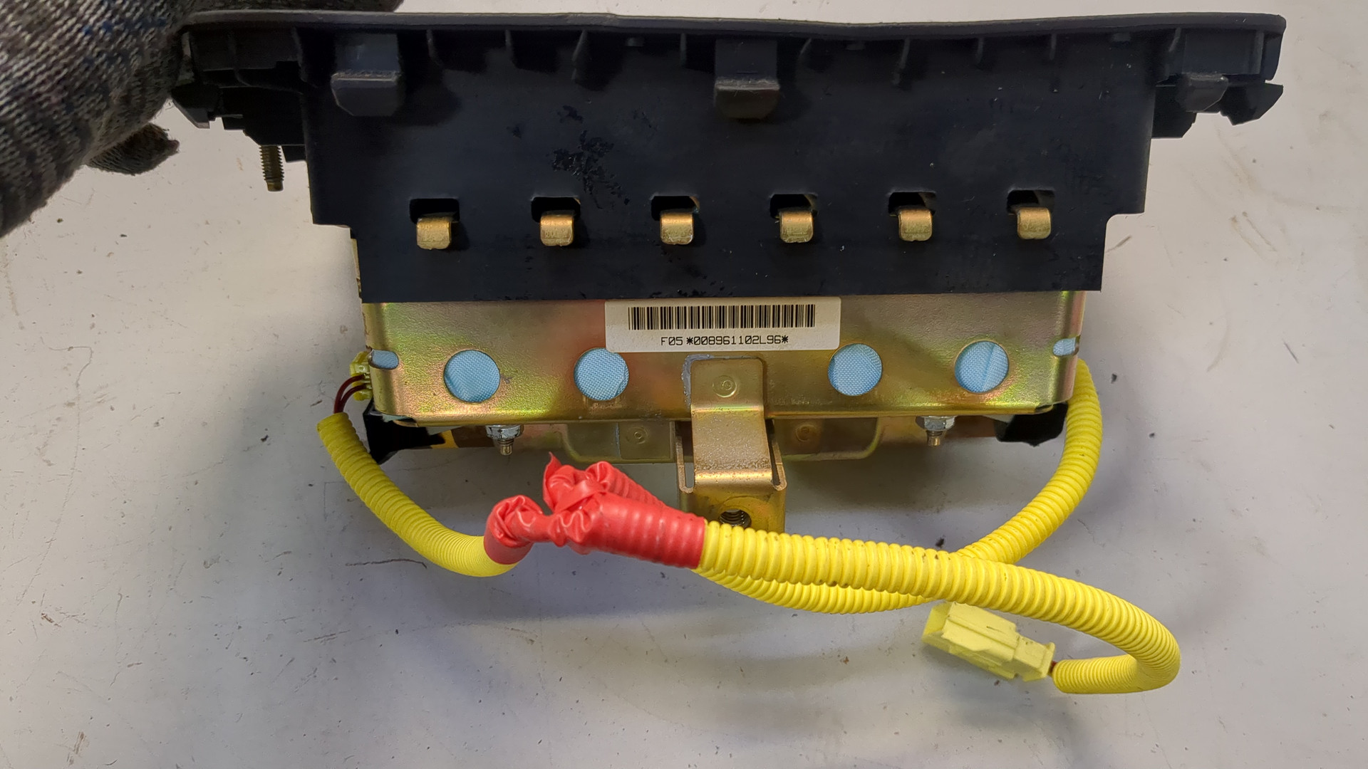 Подушка безопасности пассажирская (в торпедо)