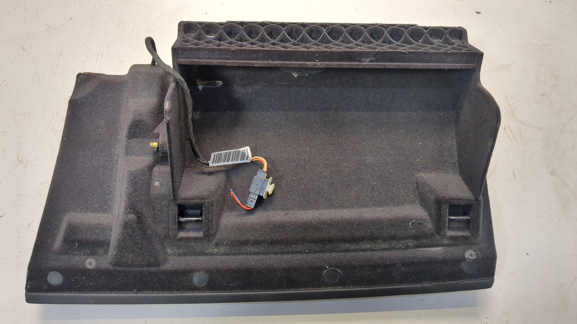 Крышка бардачка