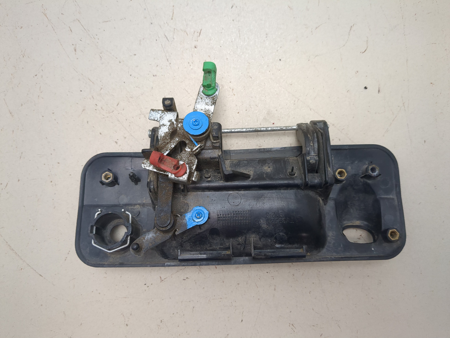 Ручка двери багажника наружная