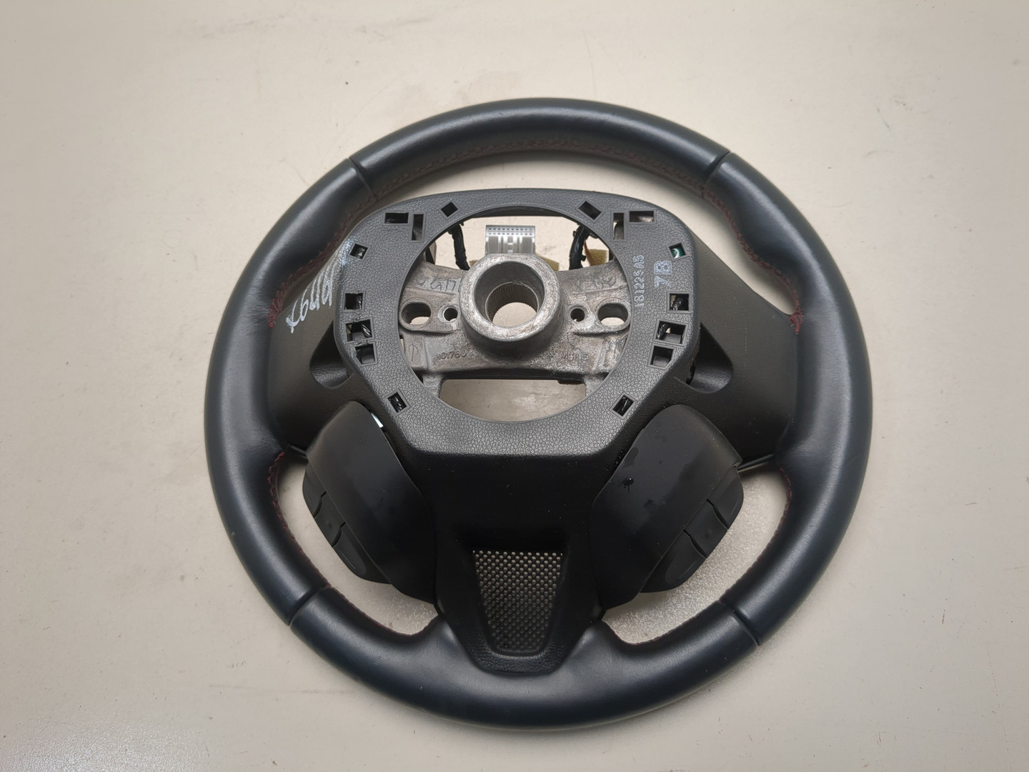 Рулевое колесо (руль)