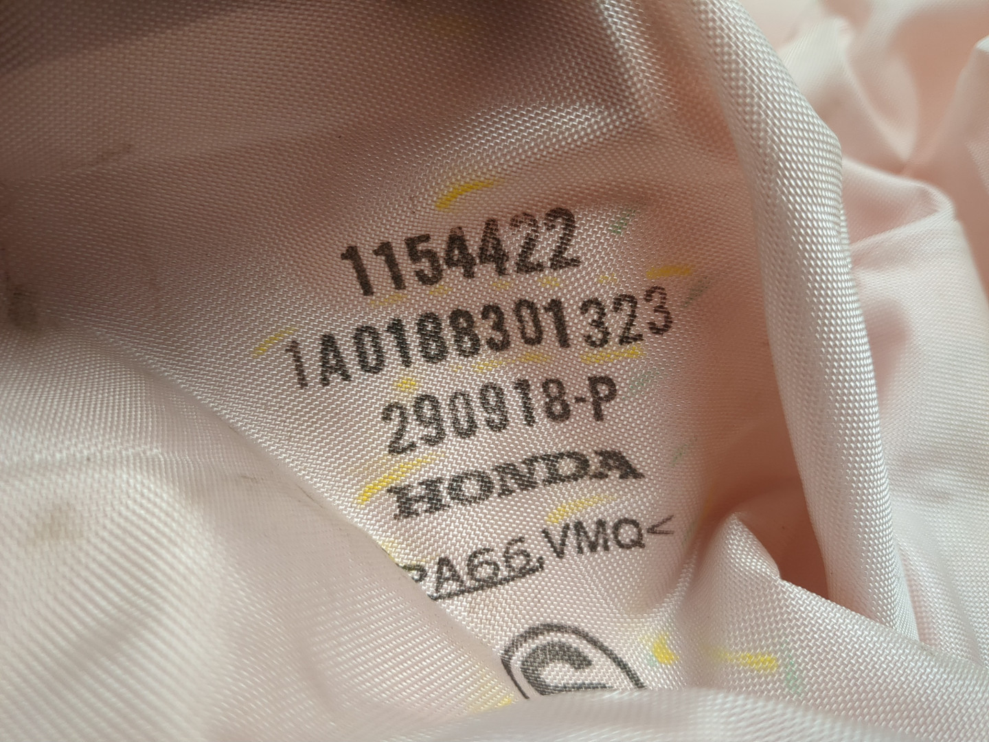 Подушка безопасности в рулевое колесо