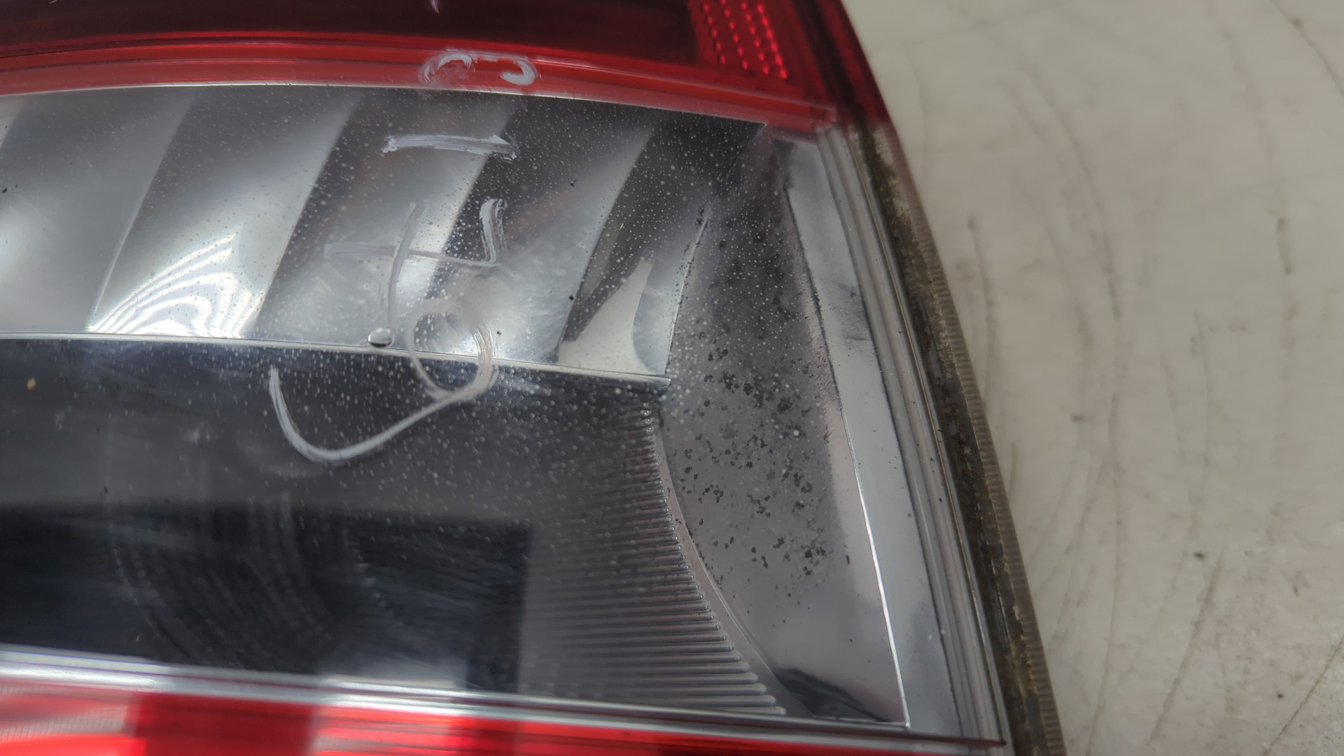 Фонарь задний левый