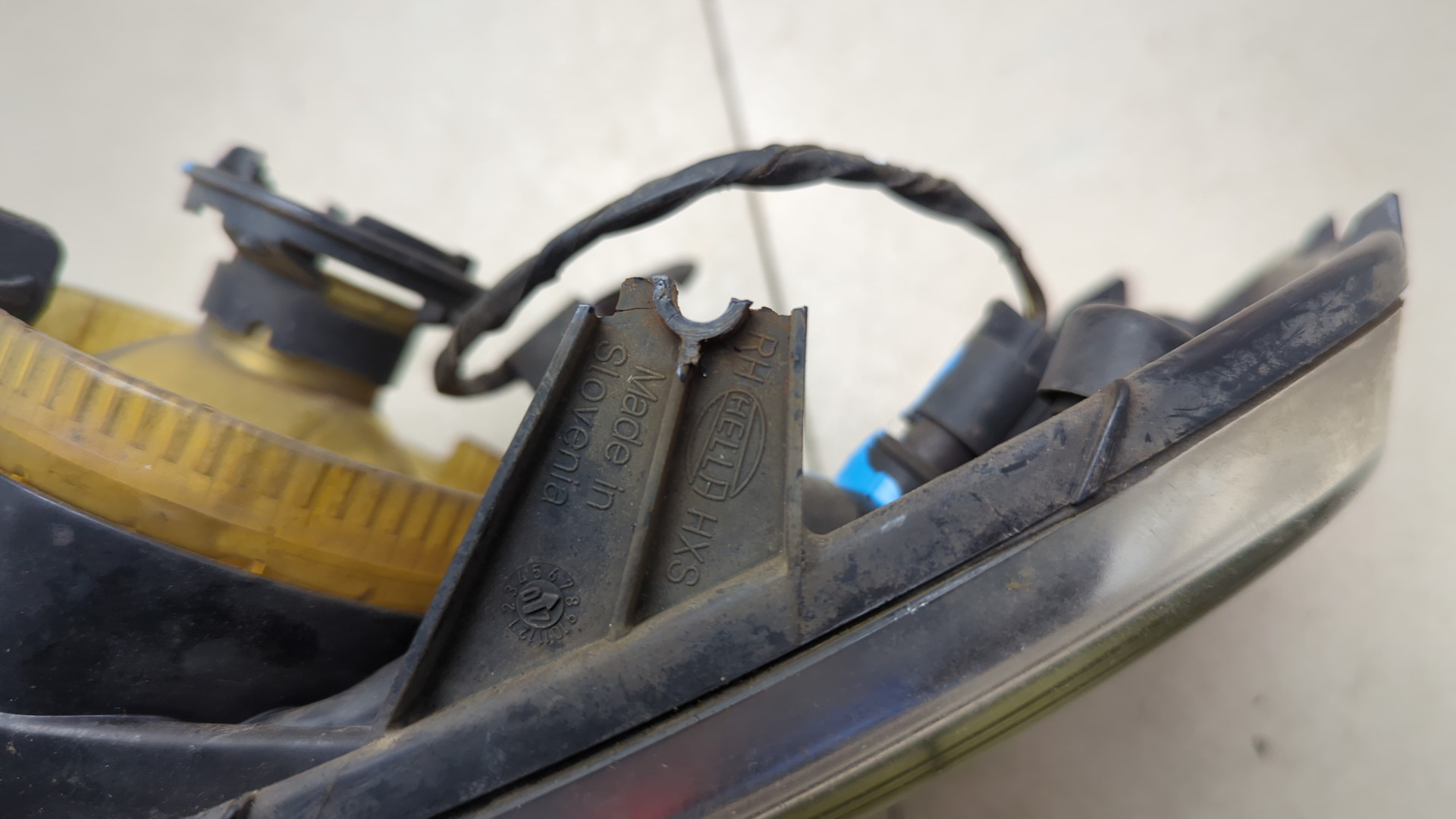 Фара противотуманная правая