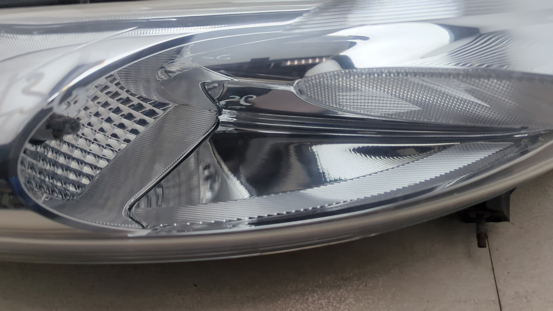 Фара противотуманная правая