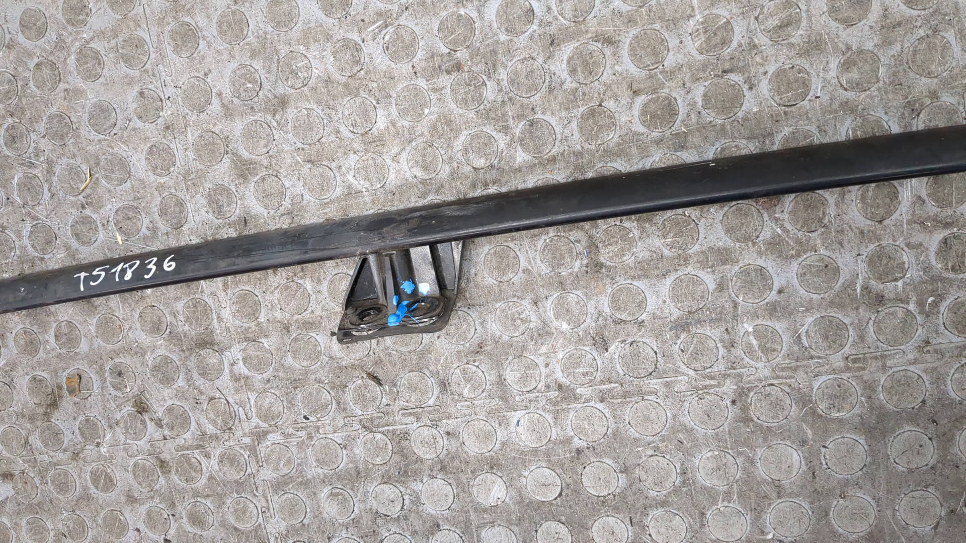 Рейлинг (релинг) правый (планка на крышу)