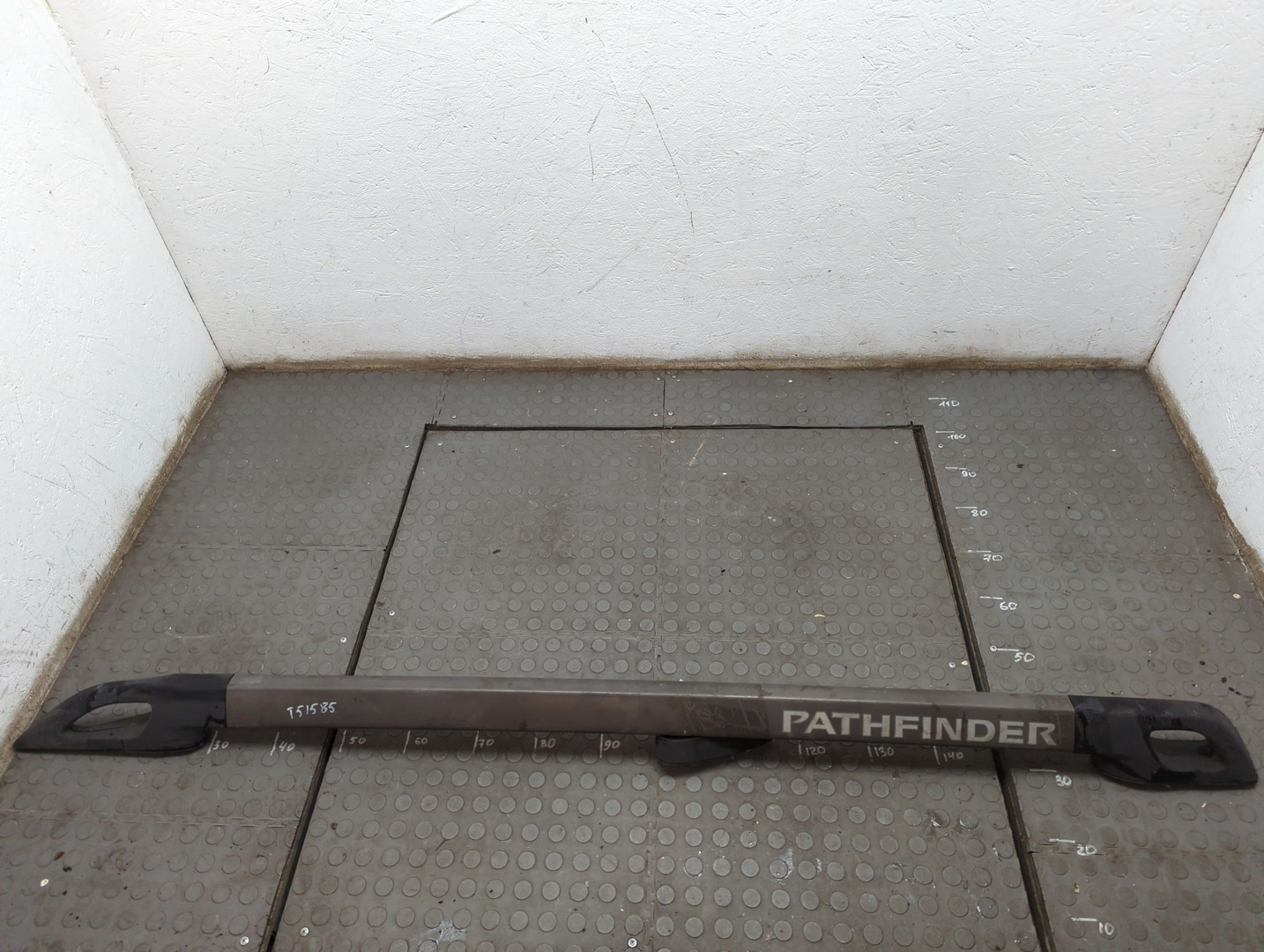 Рейлинг (релинг) левый (планка на крышу)