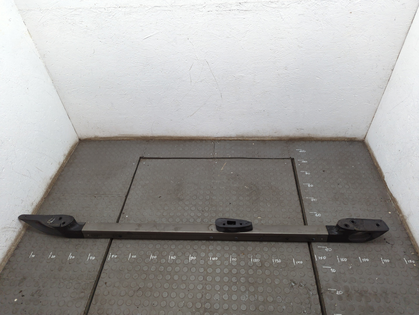 Рейлинг (релинг) левый (планка на крышу)